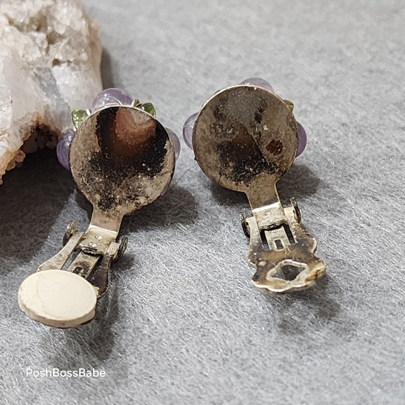 Vintage Glass Bead Cluster Earrings | Clip-On Floral Design - Picture 4 of 9